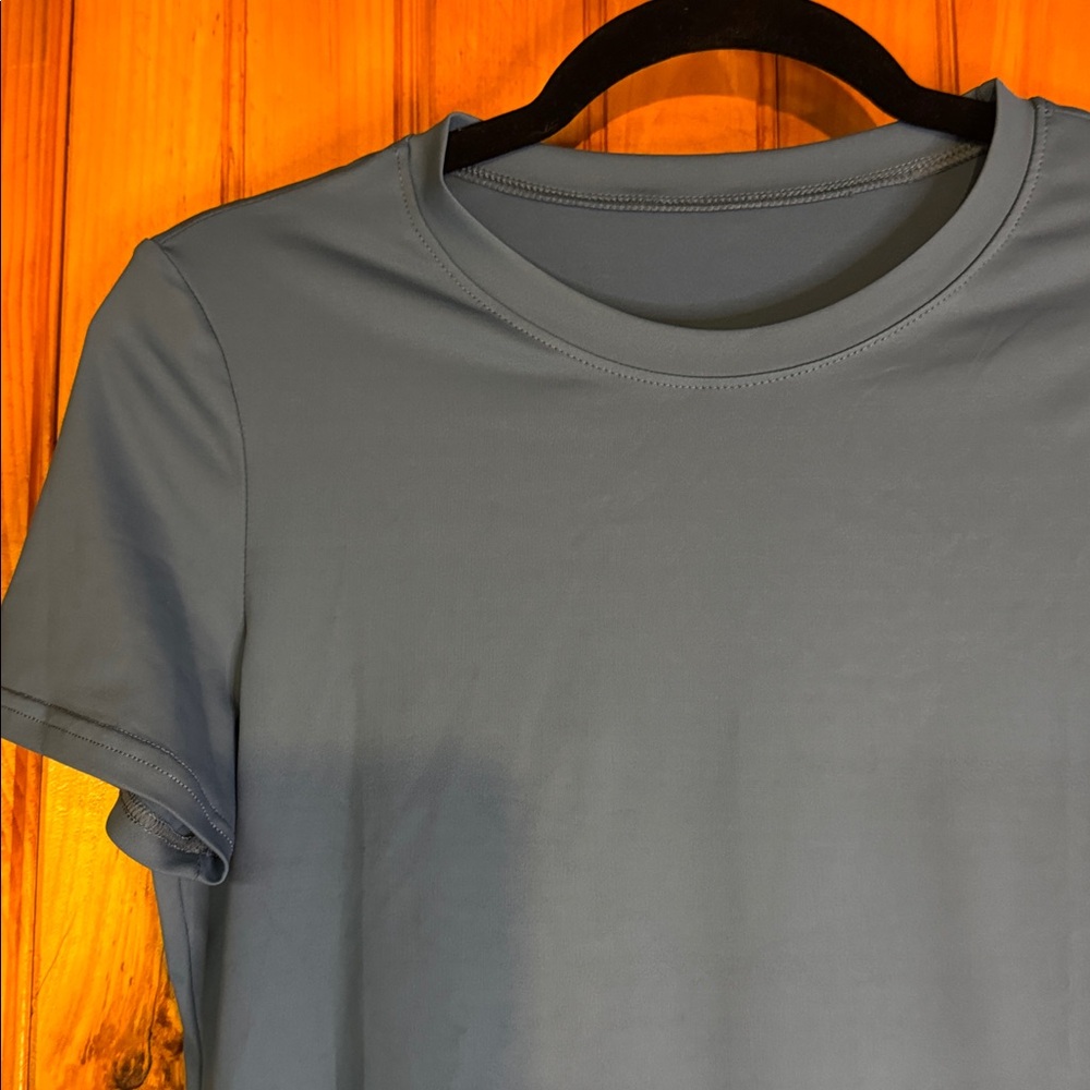 Classic Women's Light Blue Top - Picture 3 of 6
